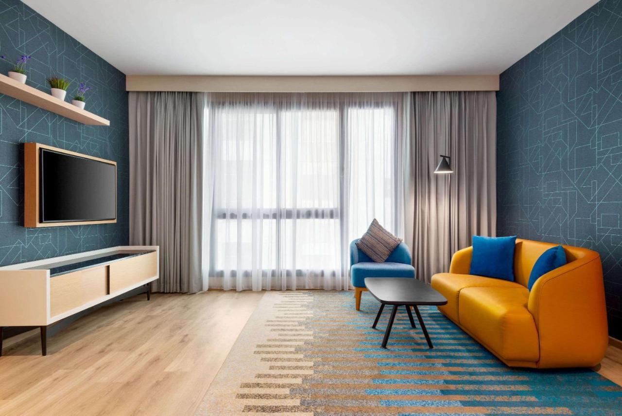 La Quinta By Wyndham Dubai Jumeirah Екстериор снимка