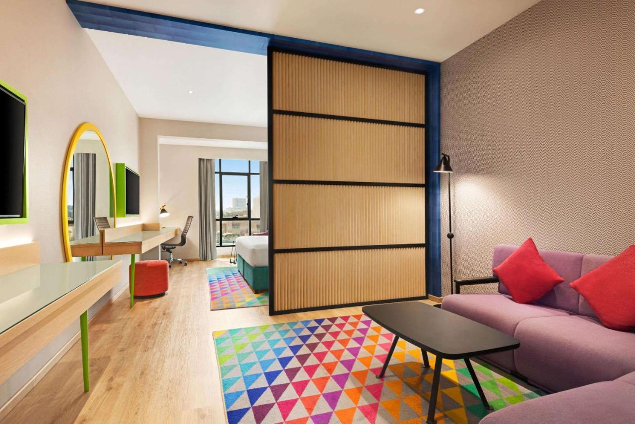 La Quinta By Wyndham Dubai Jumeirah Екстериор снимка